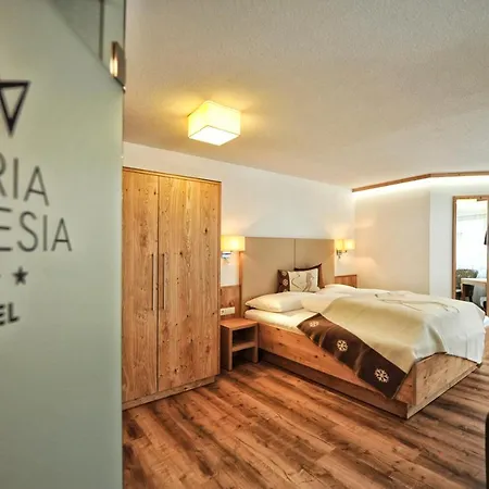 Maria Theresia Отель 4*